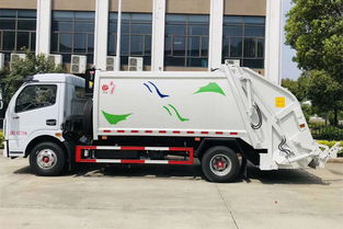 东风多利卡D7压缩式垃圾车 环卫装备中的“白富美”